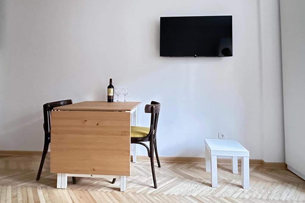 Tasmajdan Apartment *
